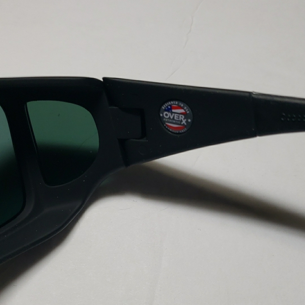 New Cocoons Black Sunglasses with Clip On Case - Picture 3 of 8